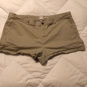 A New Day khaki shorts size 18